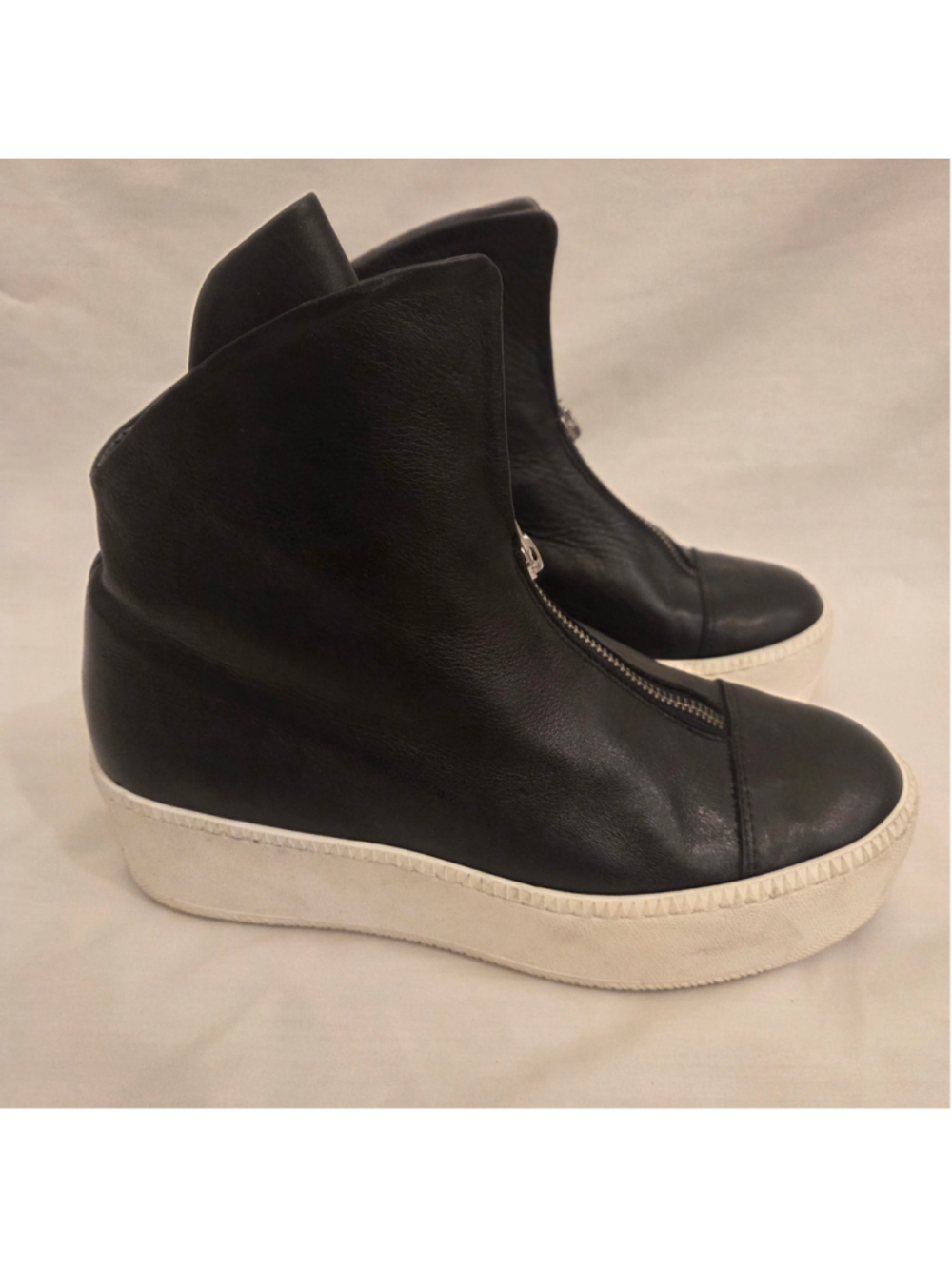 Piampiani leather zip front platform high top sneaker size 8.5/39